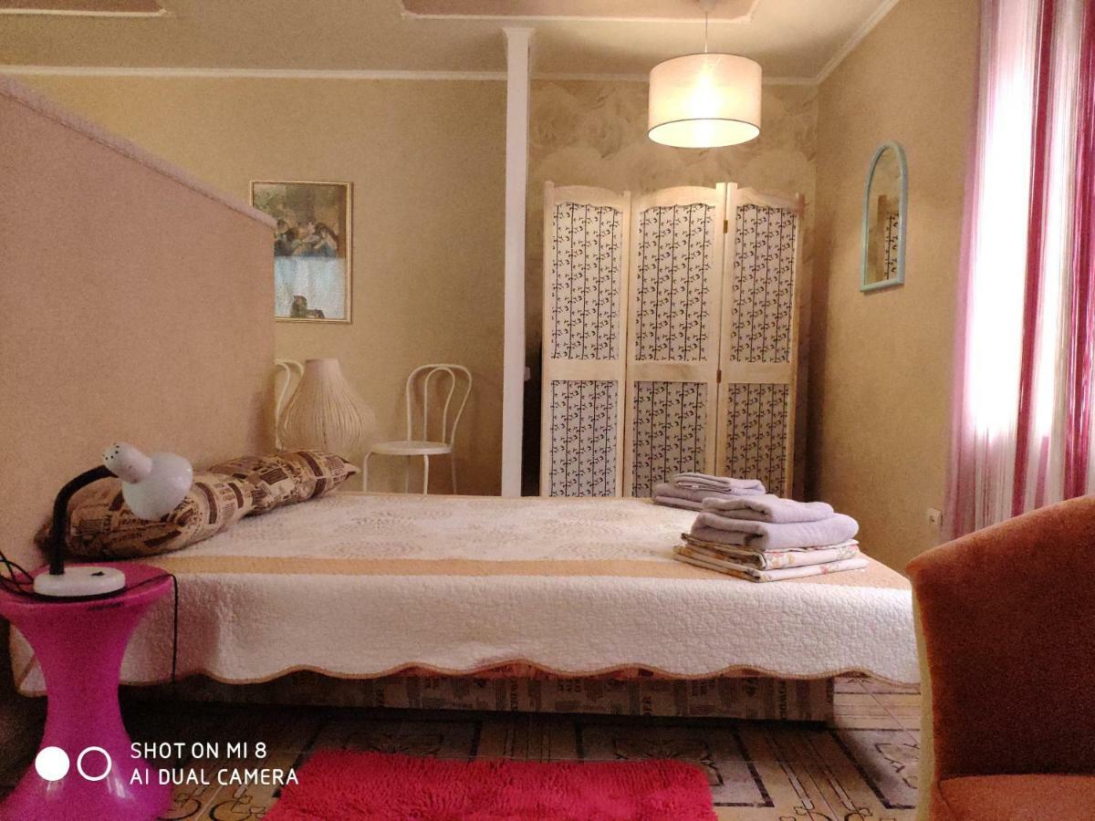Apartments Domovik Latorichnaya,3 穆卡切沃 外观 照片